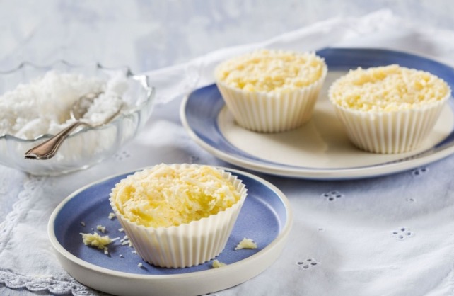 Receita: Bom-Bocado de Mandioca e Coco de Micro-ondas